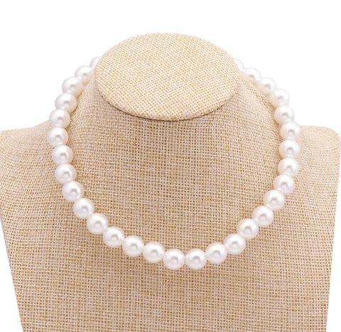 The Elegant Pearl Necklace Collection